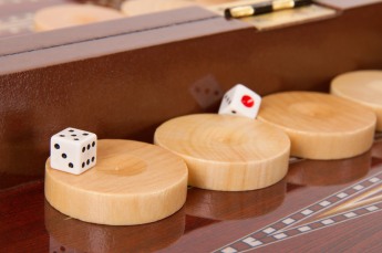 backgammon mitten